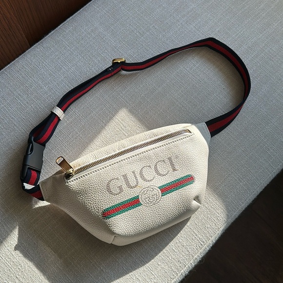 💯 Authentic Gucci Fanny Pack Small Size in EUC - Picture 1 of 5